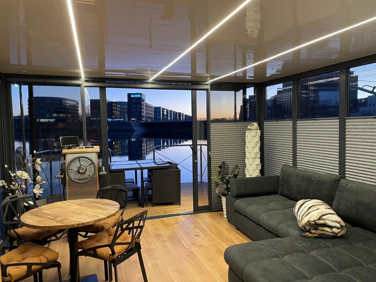 Hausboot Lore Duisburg Luaran gambar