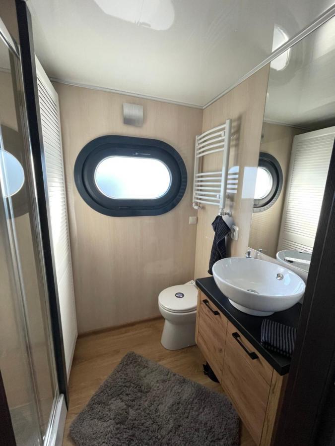 Hausboot Lore Duisburg Luaran gambar
