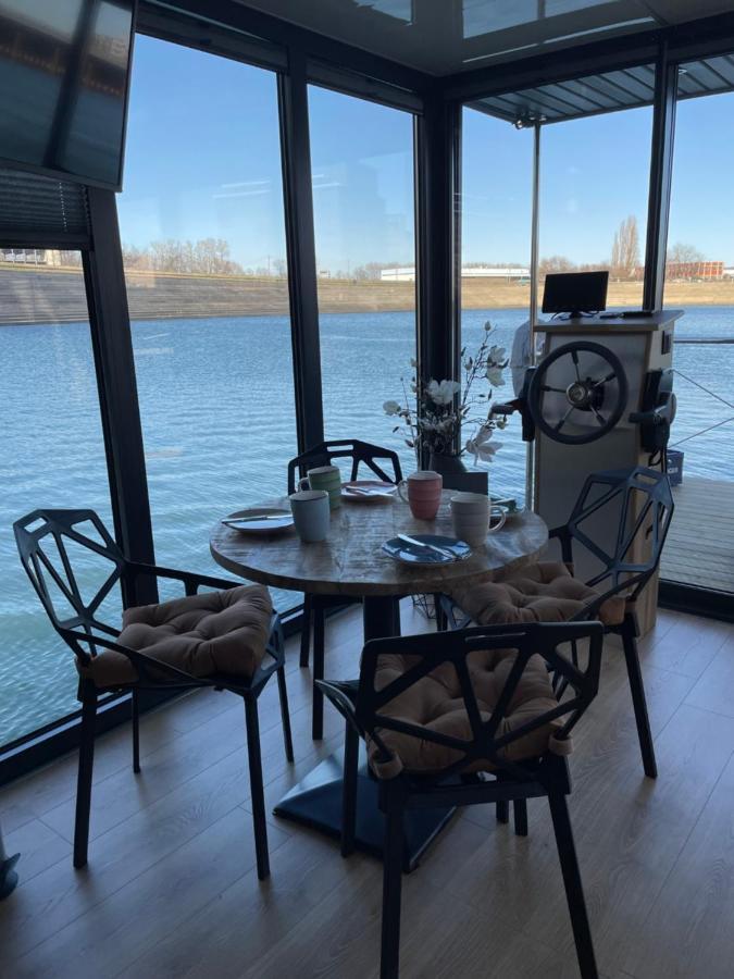 Hausboot Lore Duisburg Luaran gambar